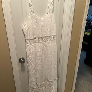 Elegant White Lace Dress
